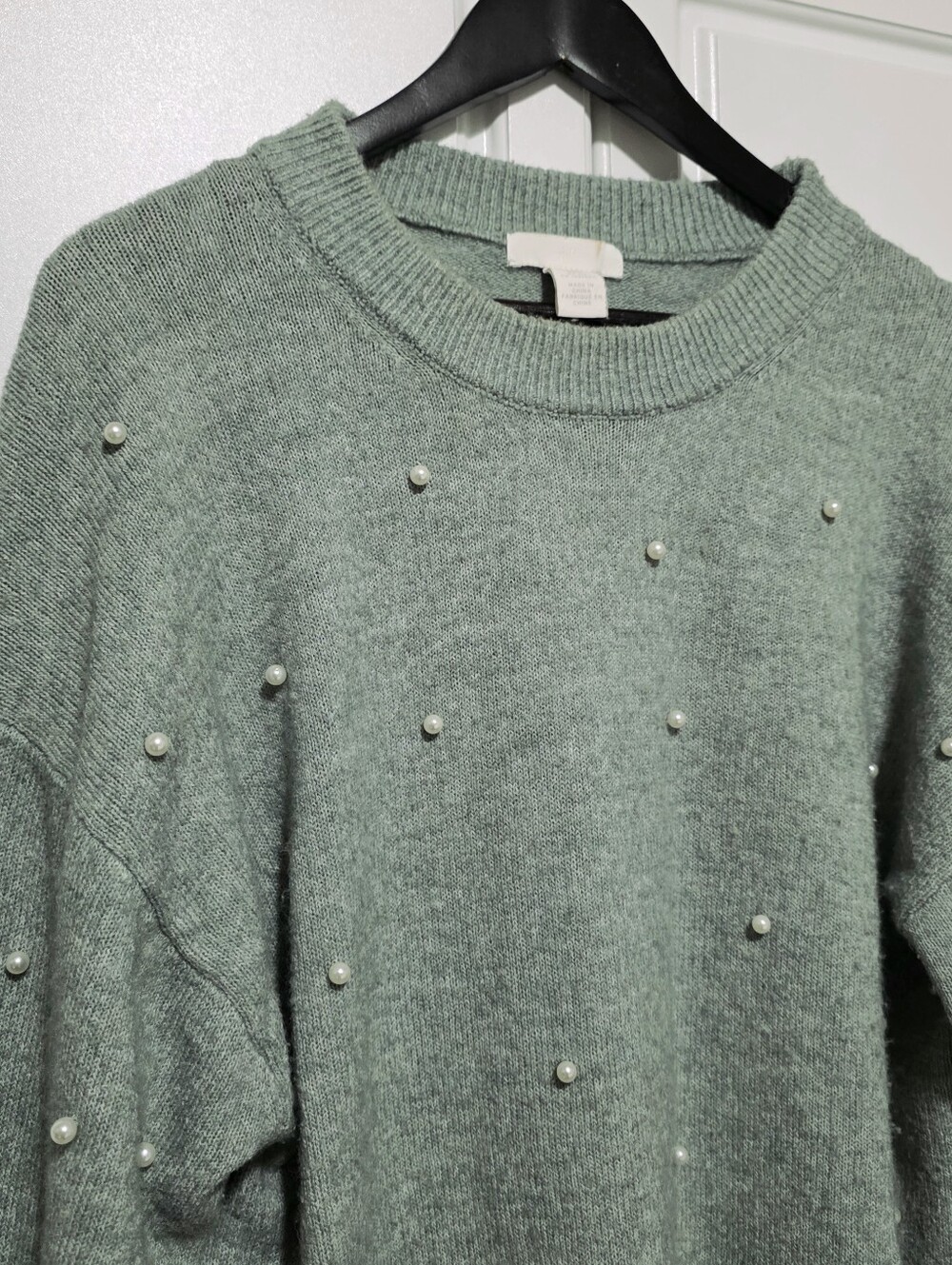 H&M Womens Sage Green Pearl Embellished Oversized Cozy Knit Pull Over Sweater S - Picture 3 of 10